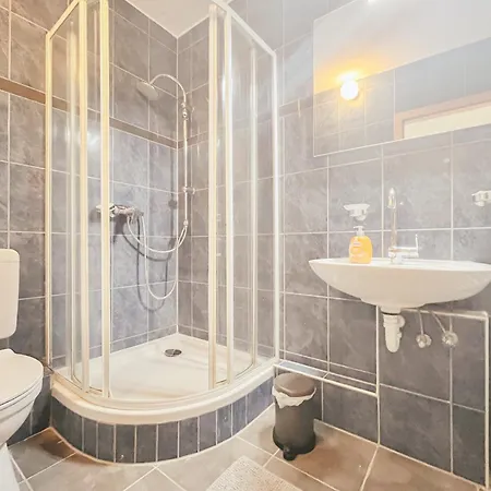 Apartamento Home4now Dor04 Monteursunterkunft In I 3 Schlafzimmer Für 6 Personen I Küche I Gäste Wc I Smarttv I Wifi *