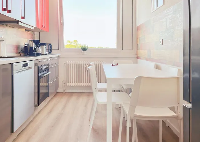 Home4now Dor04 Monteursunterkunft In I 3 Schlafzimmer Für 6 Personen I Küche I Gäste Wc I Smarttv I Wifi Apartment Dormagen